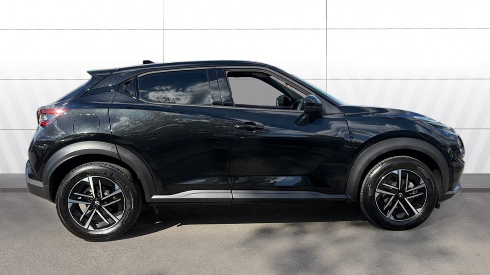 Nissan Juke 1.0 DiG-T N-Connecta 5dr DCT Petrol Hatchback - Image 5