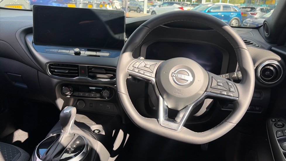 Nissan Juke 1.0 DiG-T N-Connecta 5dr DCT Petrol Hatchback - Image 10