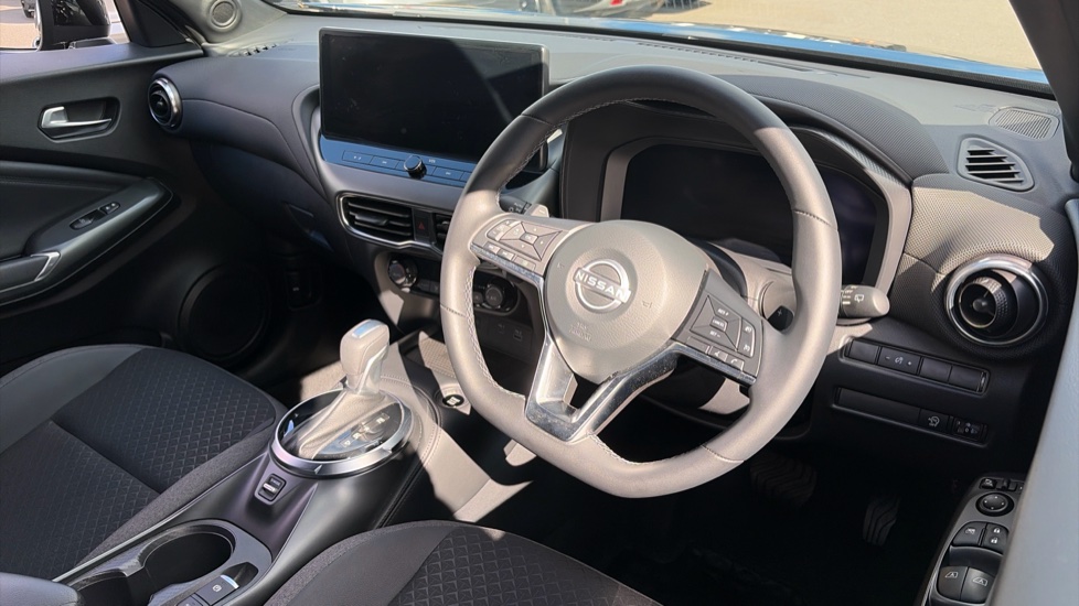 Nissan Juke 1.0 DiG-T N-Connecta 5dr DCT Petrol Hatchback - Image 11