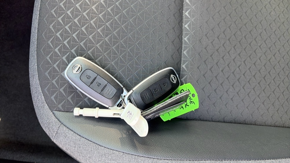 Nissan Juke 1.0 DiG-T N-Connecta 5dr DCT Petrol Hatchback - Image 20