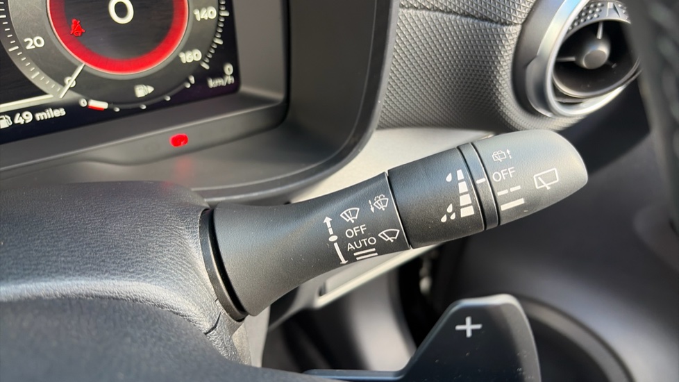 Nissan Juke 1.0 DiG-T N-Connecta 5dr DCT Petrol Hatchback - Image 24