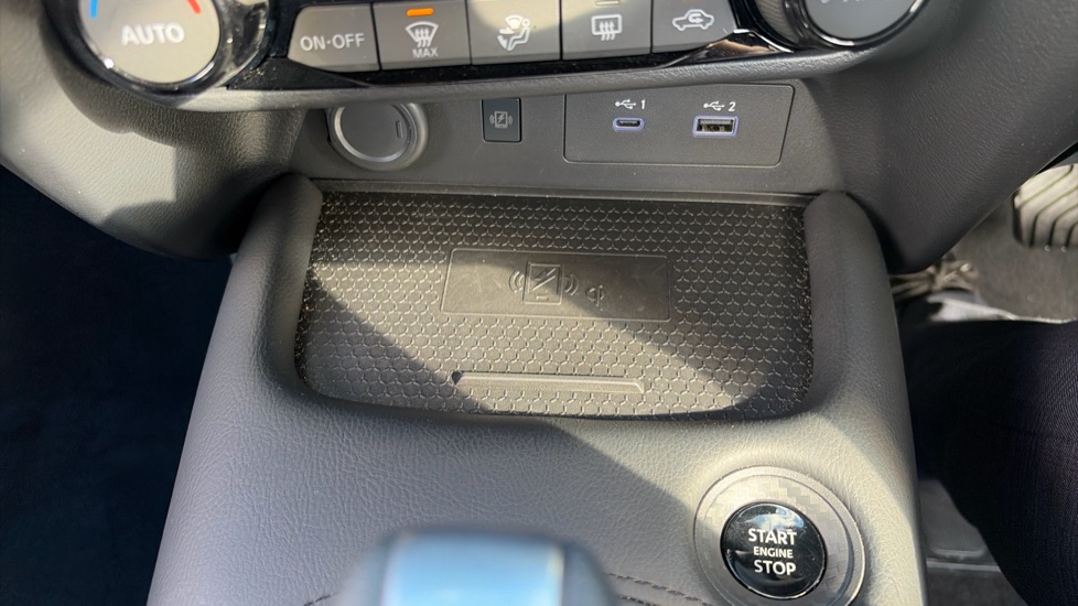 Nissan Juke 1.0 DiG-T N-Connecta 5dr DCT Petrol Hatchback - Image 30