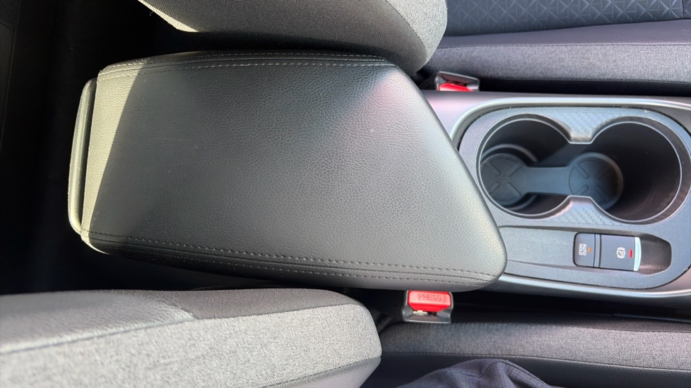 Nissan Juke 1.0 DiG-T N-Connecta 5dr DCT Petrol Hatchback - Image 33