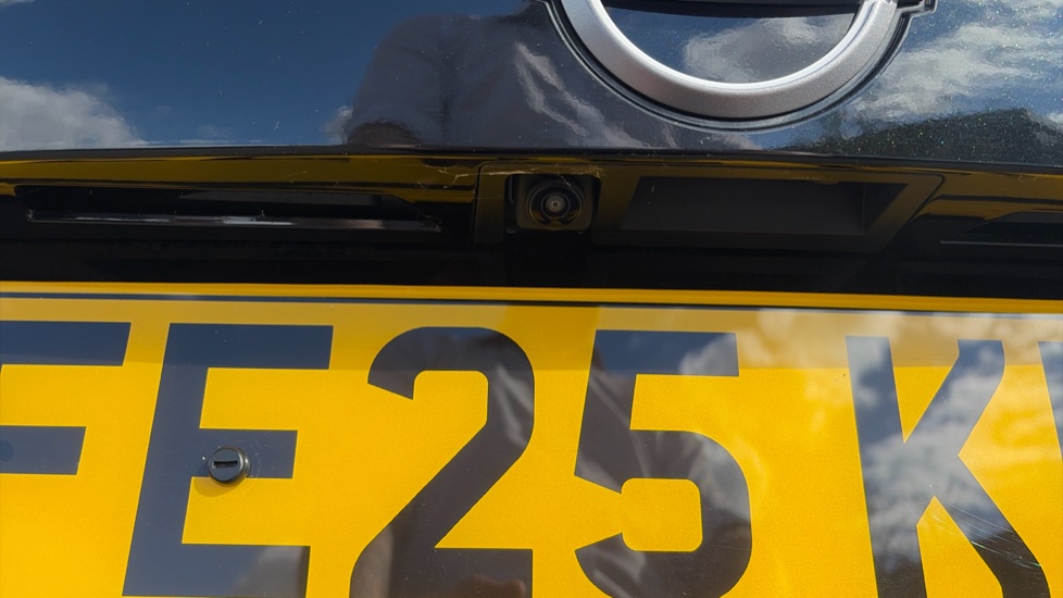 Nissan Juke 1.0 DiG-T N-Connecta 5dr DCT Petrol Hatchback - Image 44