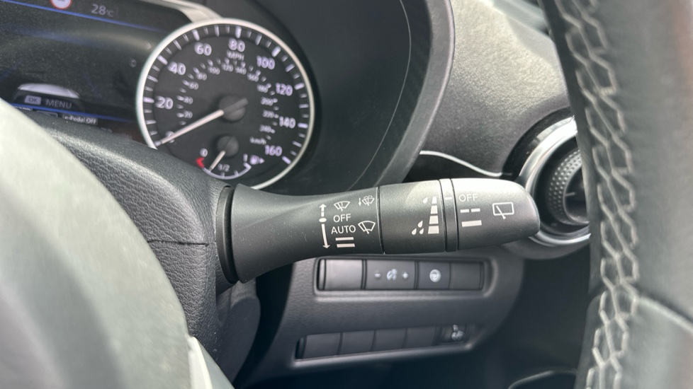 Nissan Juke 1.6 Hybrid Tekna+ 5dr Auto Hybrid Hatchback - Image 24