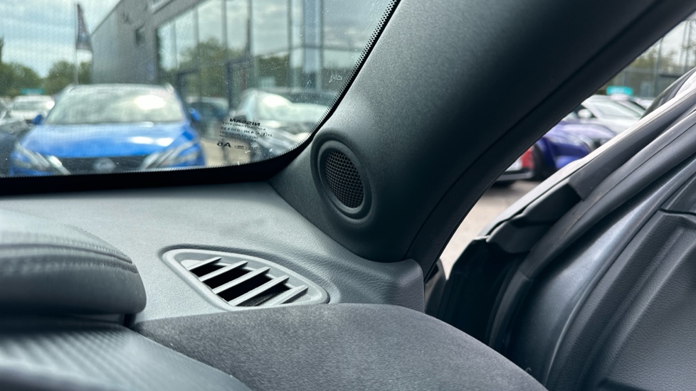 Nissan Juke 1.6 Hybrid Tekna+ 5dr Auto Hybrid Hatchback - Image 41