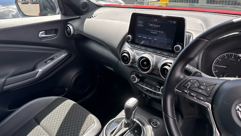 Nissan Juke 1.0 DiG-T 114 N-Connecta 5dr DCT Petrol Hatchback - Image 14