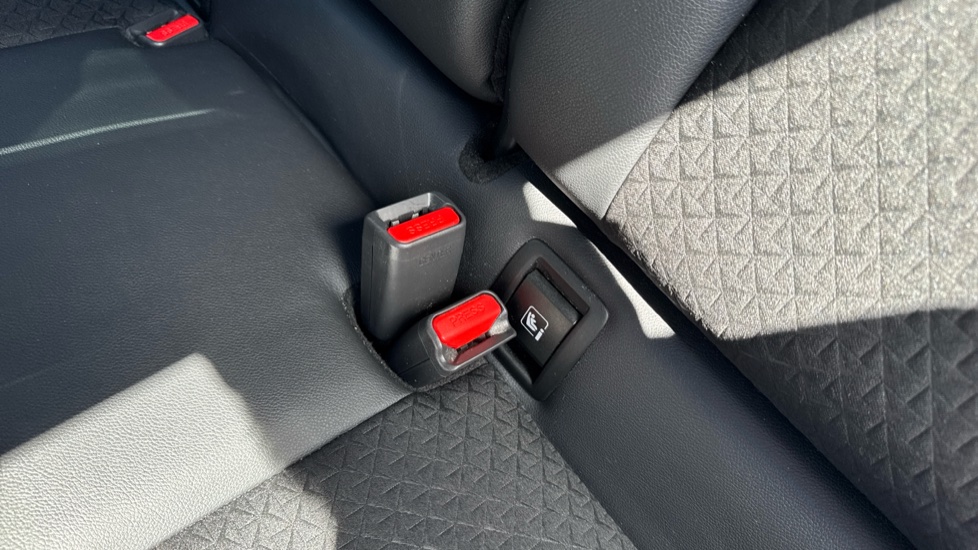 Nissan Juke 1.0 DiG-T 114 N-Connecta 5dr DCT Petrol Hatchback - Image 17