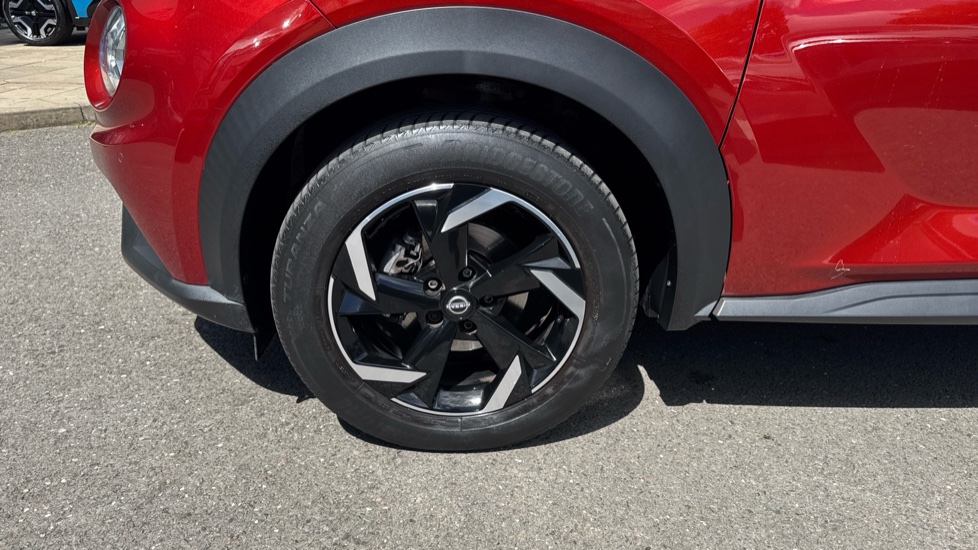 Nissan Juke 1.0 DiG-T 114 N-Connecta 5dr DCT Petrol Hatchback - Image 21