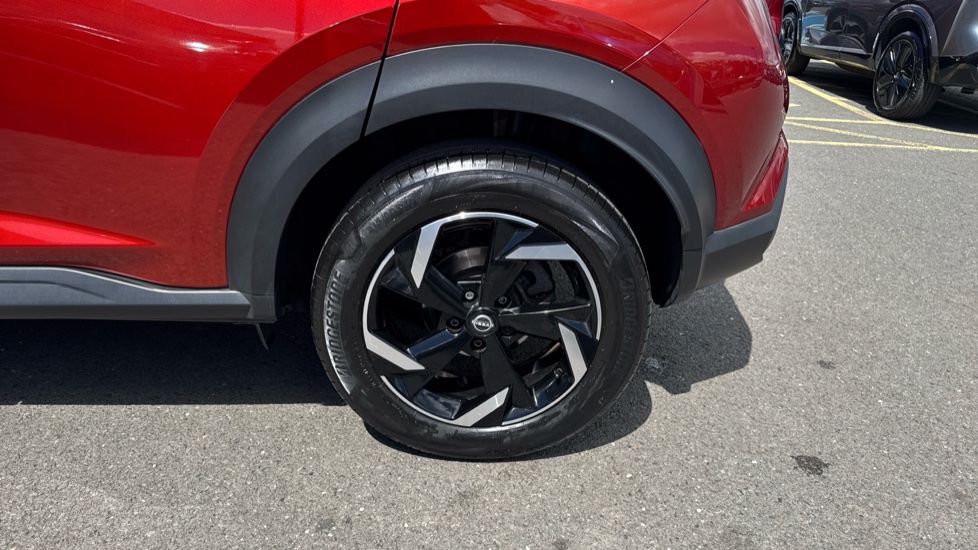Nissan Juke 1.0 DiG-T 114 N-Connecta 5dr DCT Petrol Hatchback - Image 22