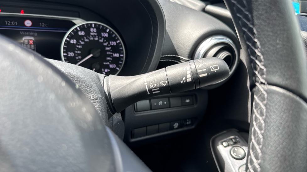 Nissan Juke 1.0 DiG-T 114 N-Connecta 5dr DCT Petrol Hatchback - Image 31