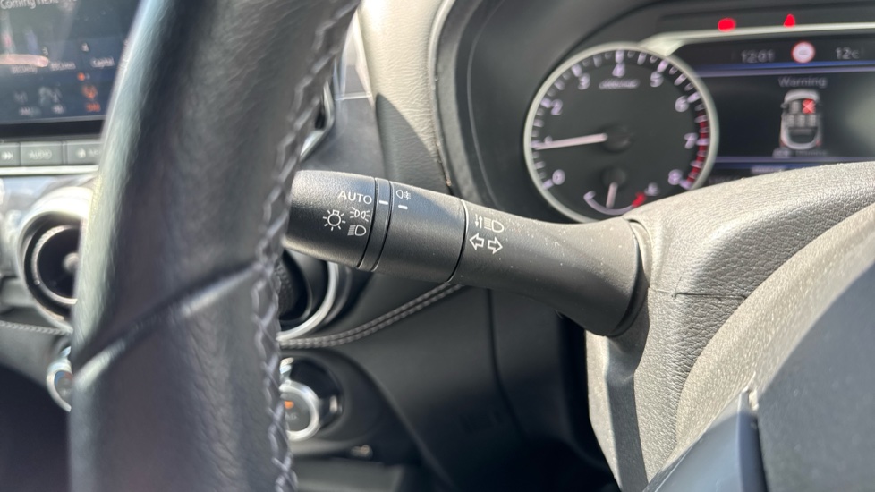 Nissan Juke 1.0 DiG-T 114 N-Connecta 5dr DCT Petrol Hatchback - Image 32