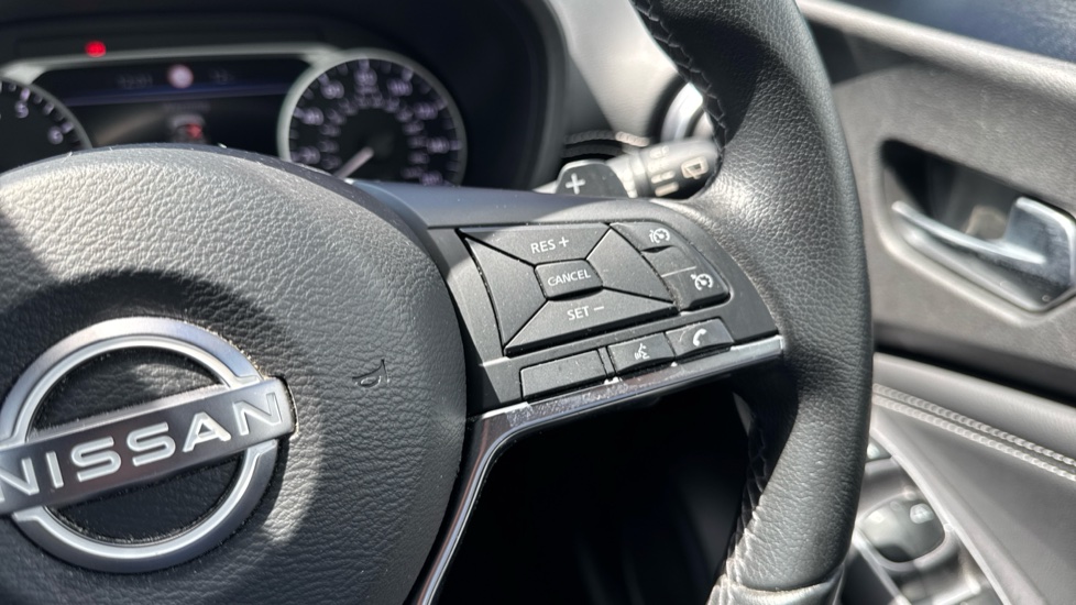 Nissan Juke 1.0 DiG-T 114 N-Connecta 5dr DCT Petrol Hatchback - Image 34