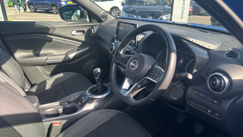 Nissan Juke 1.0 DiG-T 114 N-Connecta 5dr Petrol Hatchback - Image 11