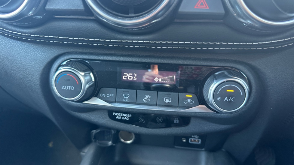 Nissan Juke 1.0 DiG-T 114 N-Connecta 5dr Petrol Hatchback - Image 32