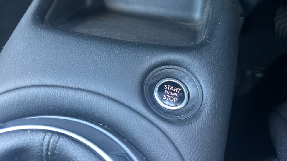 Nissan Juke 1.0 DiG-T 114 N-Connecta 5dr Petrol Hatchback - Image 34