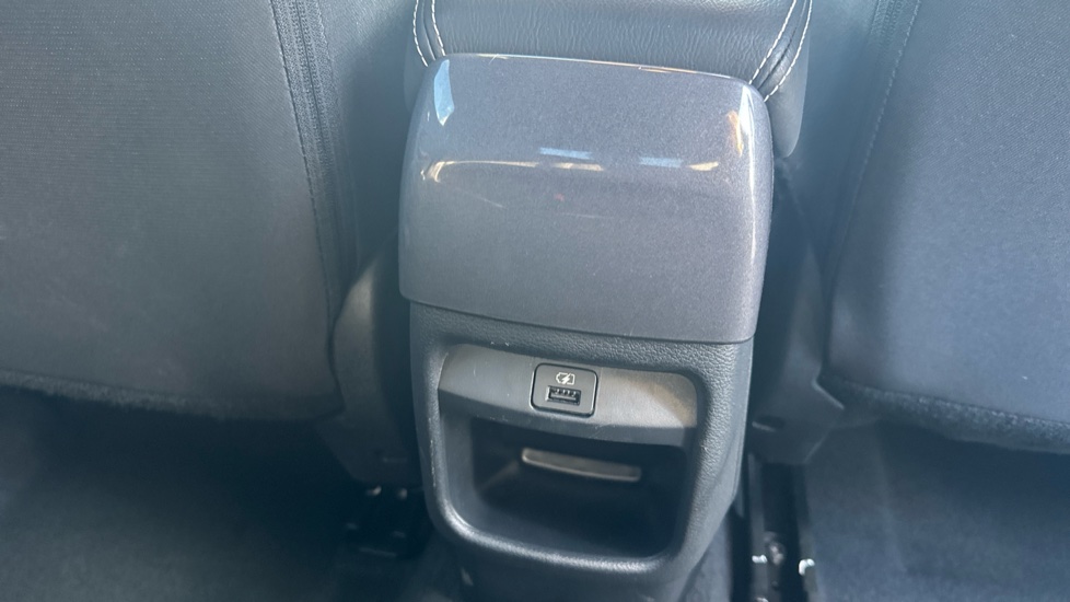 Nissan Juke 1.0 DiG-T 114 N-Connecta 5dr Petrol Hatchback - Image 40
