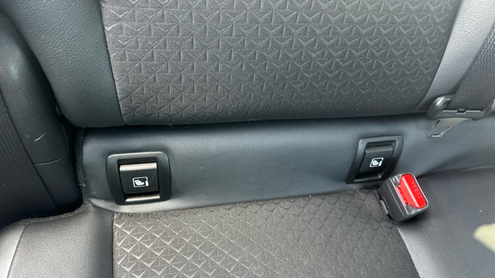 Nissan Juke 1.0 DiG-T 114 N-Connecta 5dr Petrol Hatchback - Image 41