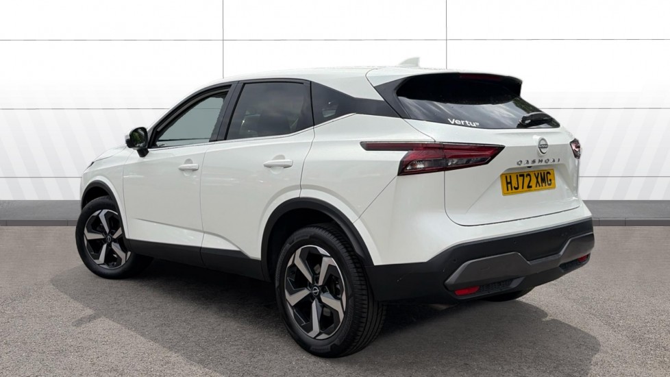 Nissan Qashqai 1.3 DiG-T MH N-Connecta 5dr Petrol Hatchback - Image 2