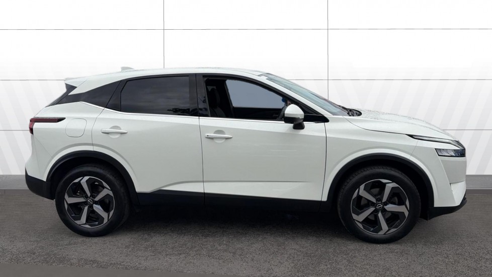 Nissan Qashqai 1.3 DiG-T MH N-Connecta 5dr Petrol Hatchback - Image 5