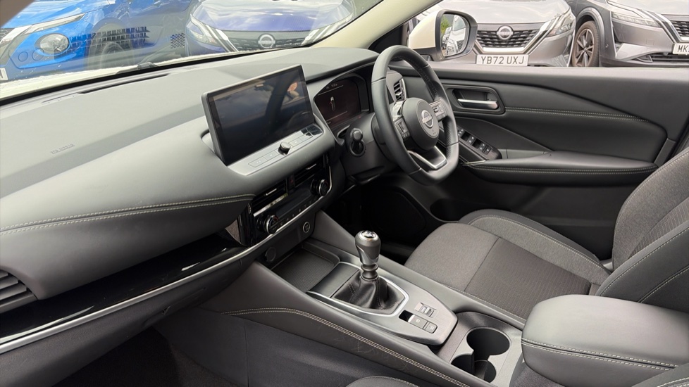 Nissan Qashqai 1.3 DiG-T MH N-Connecta 5dr Petrol Hatchback - Image 9