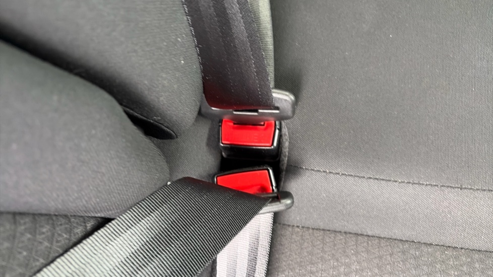 Nissan Qashqai 1.3 DiG-T MH N-Connecta 5dr Petrol Hatchback - Image 17
