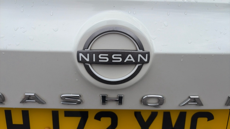 Nissan Qashqai 1.3 DiG-T MH N-Connecta 5dr Petrol Hatchback - Image 27