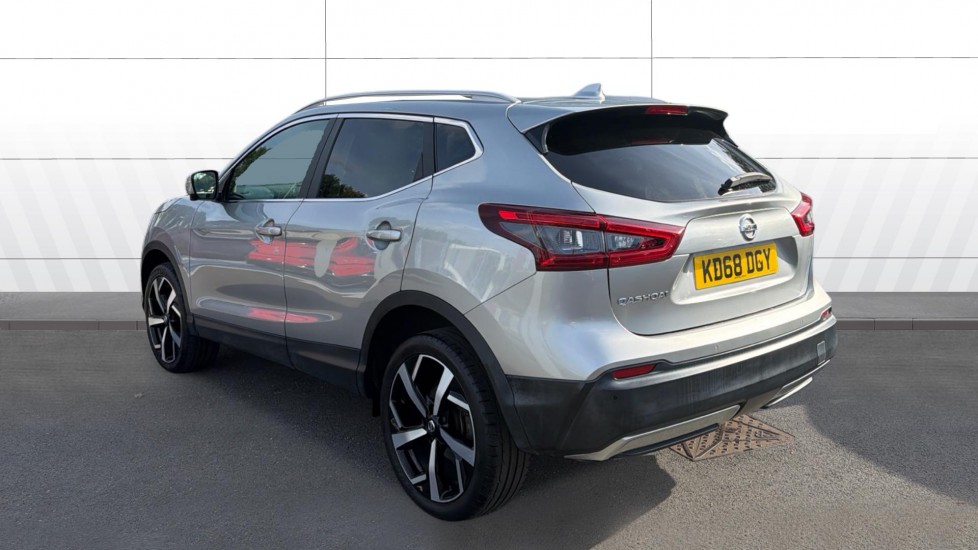 Nissan Qashqai 1.3 DiG-T Tekna 5dr Petrol Hatchback - Image 2