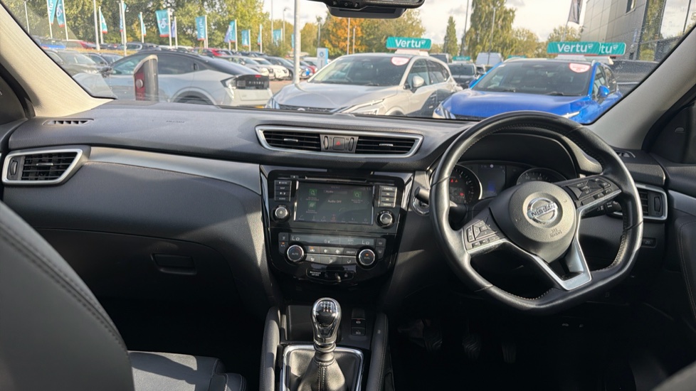Nissan Qashqai 1.3 DiG-T Tekna 5dr Petrol Hatchback - Image 10