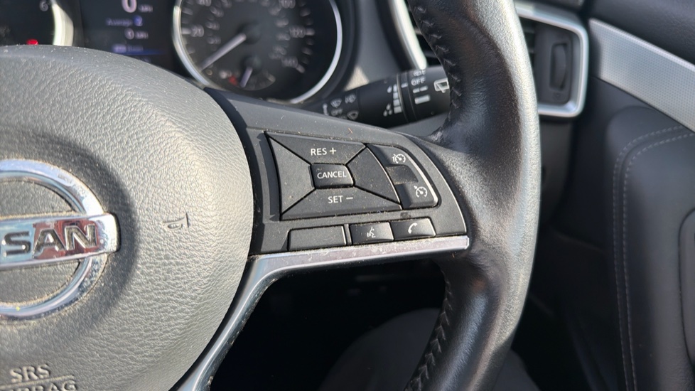 Nissan Qashqai 1.3 DiG-T Tekna 5dr Petrol Hatchback - Image 21
