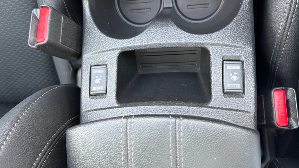 Nissan Qashqai 1.3 DiG-T Tekna 5dr Petrol Hatchback - Image 29