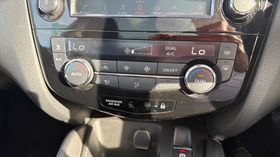 Nissan Qashqai 1.3 DiG-T Tekna 5dr Petrol Hatchback - Image 30