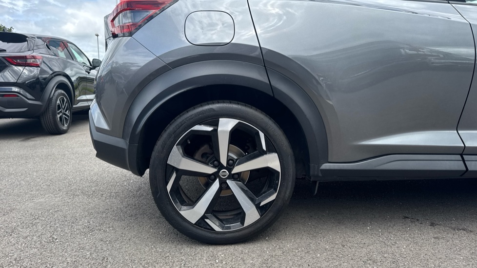 Nissan Juke 1.0 DiG-T Tekna 5dr DCT Petrol Hatchback - Image 7