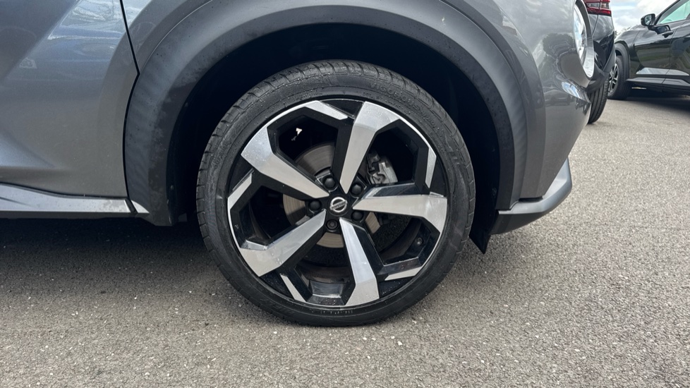 Nissan Juke 1.0 DiG-T Tekna 5dr DCT Petrol Hatchback - Image 8