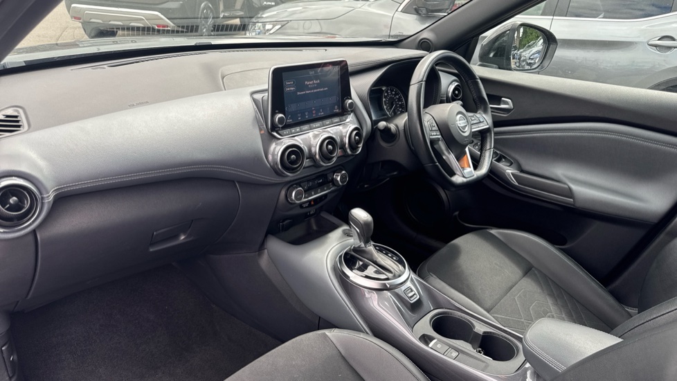 Nissan Juke 1.0 DiG-T Tekna 5dr DCT Petrol Hatchback - Image 9