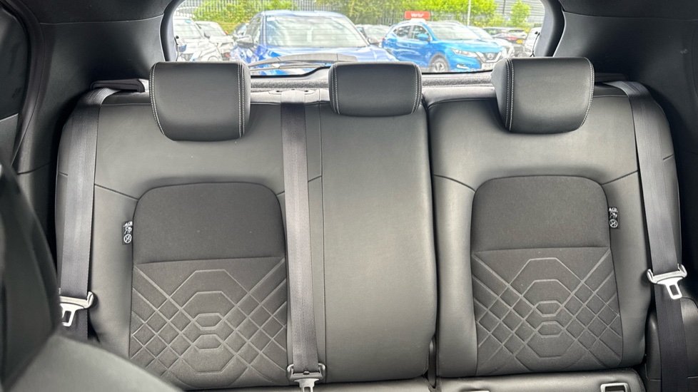 Nissan Juke 1.0 DiG-T Tekna 5dr DCT Petrol Hatchback - Image 15