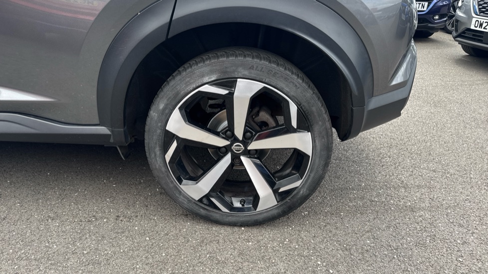Nissan Juke 1.0 DiG-T Tekna 5dr DCT Petrol Hatchback - Image 23
