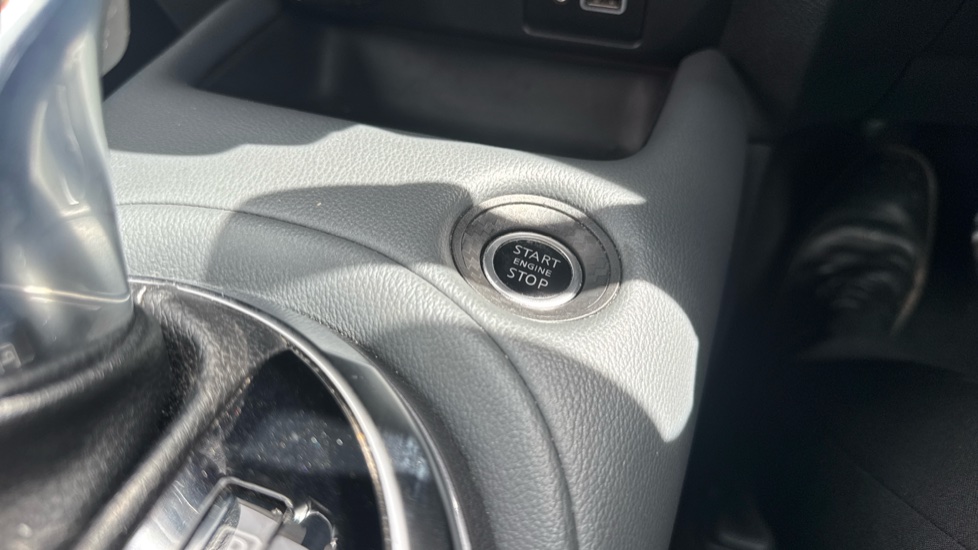 Nissan Juke 1.0 DiG-T Tekna 5dr DCT Petrol Hatchback - Image 30