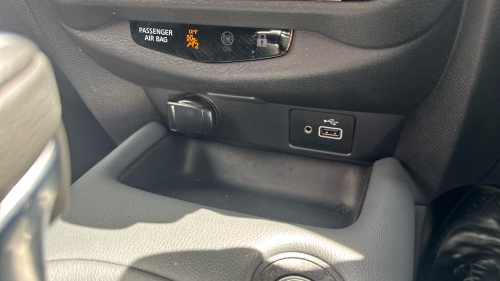 Nissan Juke 1.0 DiG-T Tekna 5dr DCT Petrol Hatchback - Image 31