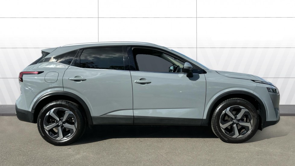 Nissan Qashqai 1.3 DiG-T MH N-Connecta 5dr Petrol Hatchback - Image 5