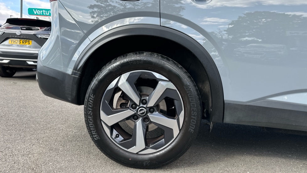 Nissan Qashqai 1.3 DiG-T MH N-Connecta 5dr Petrol Hatchback - Image 7