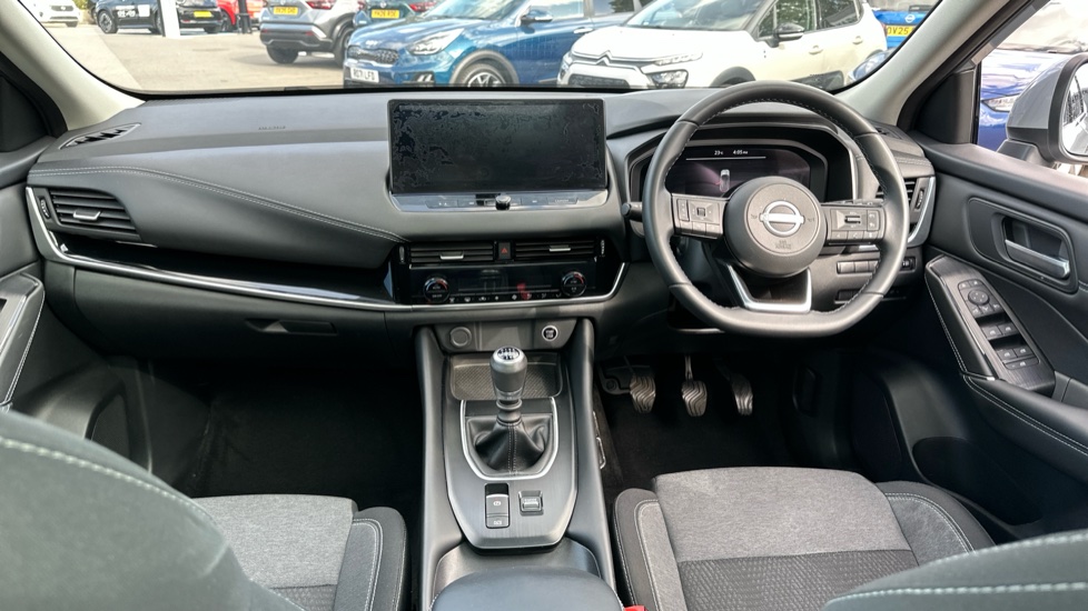 Nissan Qashqai 1.3 DiG-T MH N-Connecta 5dr Petrol Hatchback - Image 10
