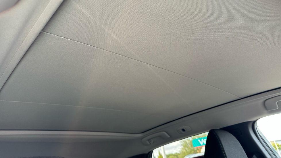 Nissan Qashqai 1.3 DiG-T MH N-Connecta 5dr Petrol Hatchback - Image 20