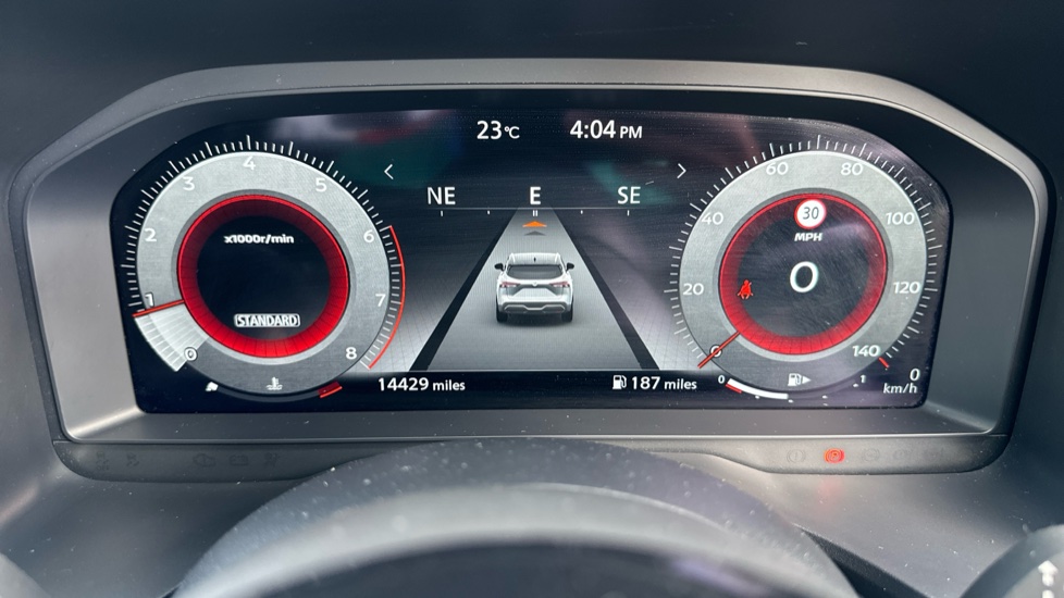 Nissan Qashqai 1.3 DiG-T MH N-Connecta 5dr Petrol Hatchback - Image 27