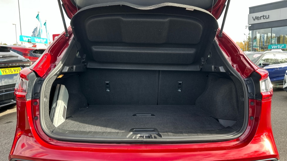 Nissan Qashqai 1.3 DiG-T N-Connecta 5dr Petrol Hatchback - Image 4