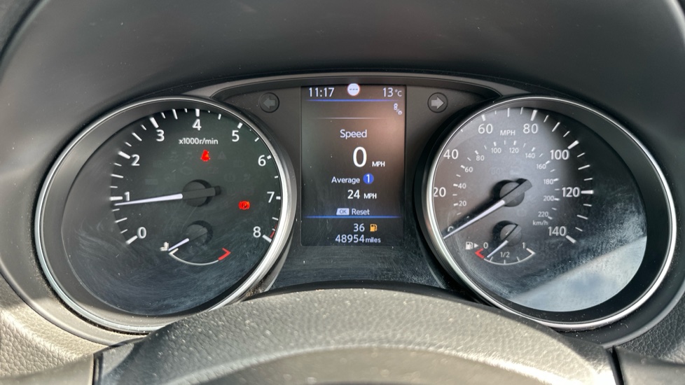 Nissan Qashqai 1.3 DiG-T N-Connecta 5dr Petrol Hatchback - Image 31