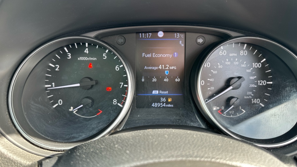 Nissan Qashqai 1.3 DiG-T N-Connecta 5dr Petrol Hatchback - Image 32