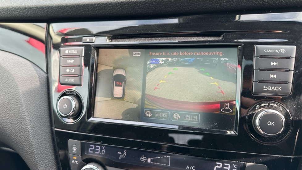 Nissan Qashqai 1.3 DiG-T N-Connecta 5dr Petrol Hatchback - Image 36