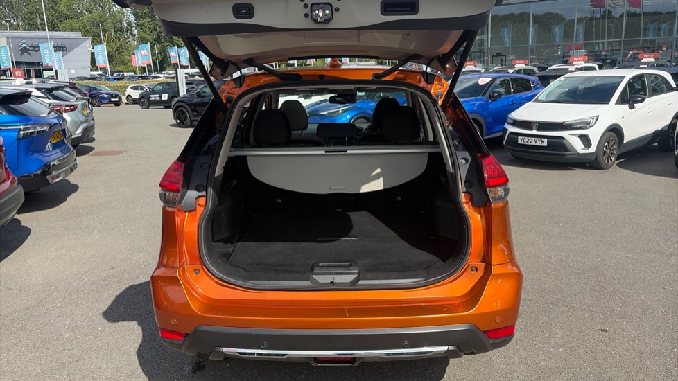 Nissan X-Trail 1.6 DiG-T N-Connecta 5dr Petrol Station Wagon - Image 4
