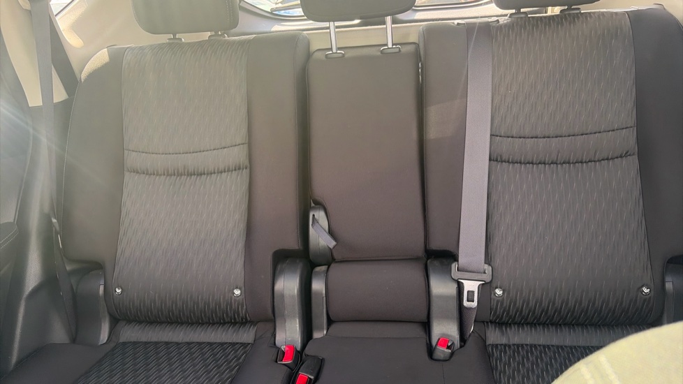 Nissan X-Trail 1.6 DiG-T N-Connecta 5dr Petrol Station Wagon - Image 15